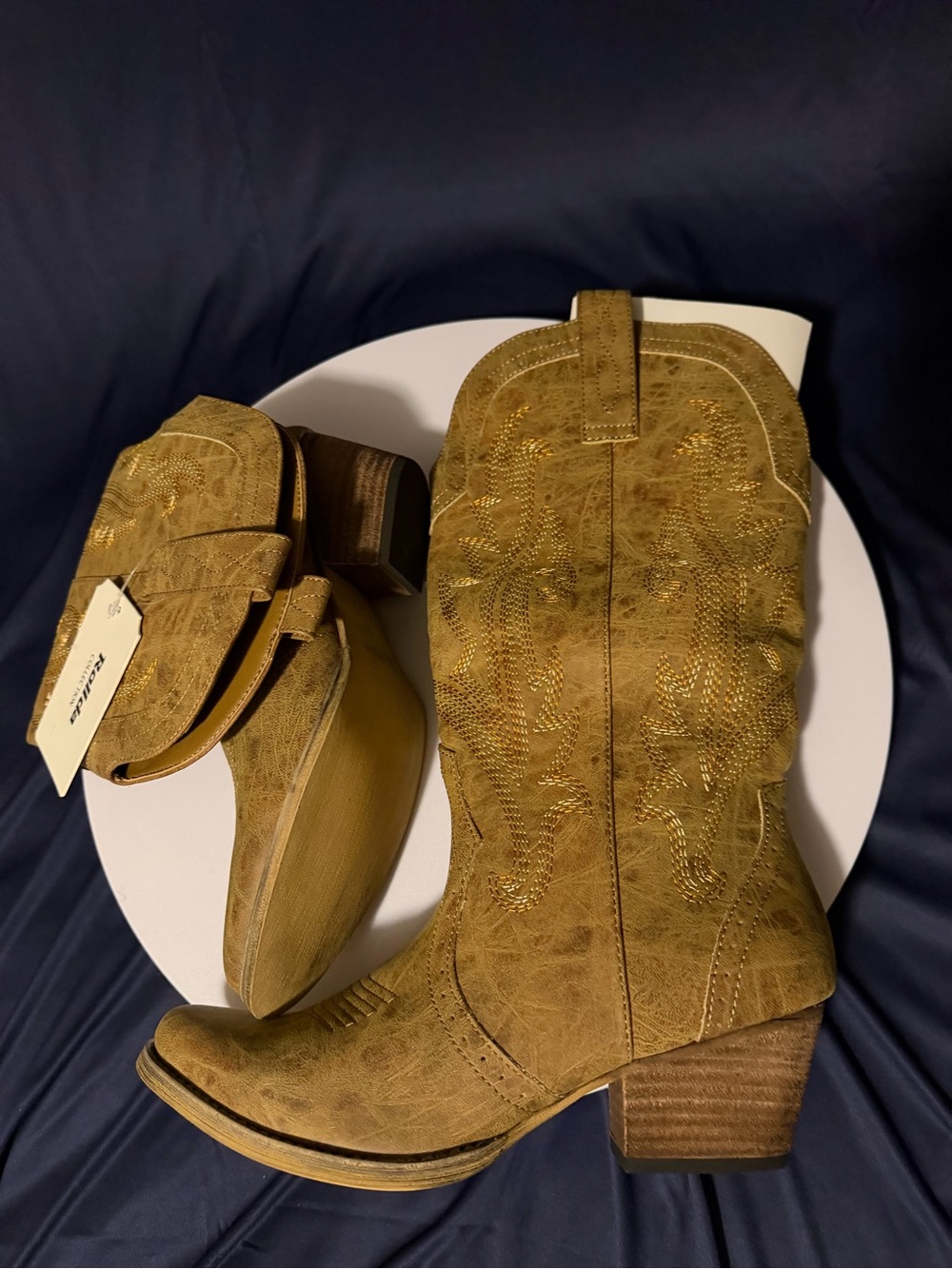 Rollda, Women's Western Boots in Brown, size 9
